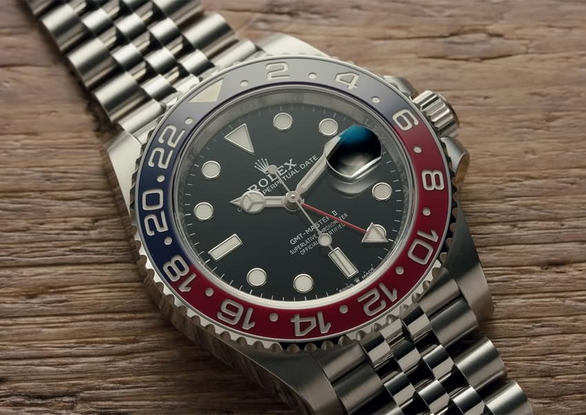 Philippe Dufour is a Master Watchmaker from Le Chenit, Switzerland. Dufour worked for both Jaeger-LeCoultre and Audemars Piguet before starting his own brand in 1992