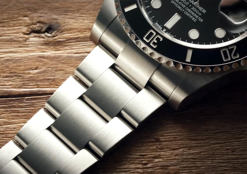 The 2020 Rolex Submariner has a case size of 41mm, 1mm bigger than the previous model