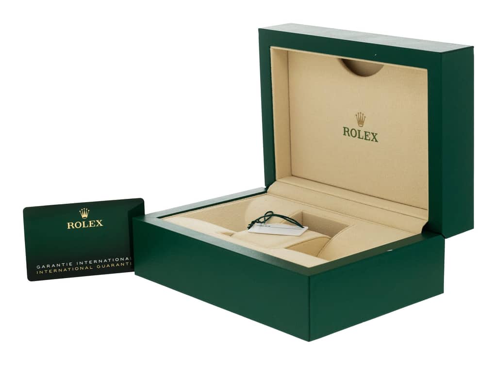 Rolex Oyster Perpetual 126000 — thumbnail 2