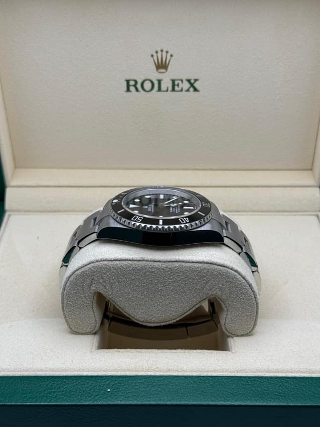 Rolex Submariner 124060 — thumbnail 3