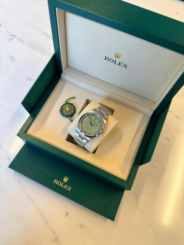 Rolex Oyster Perpetual 126000 — thumbnail 3