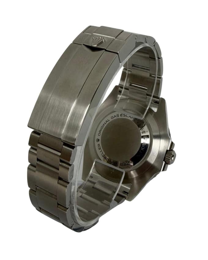 Rolex Sea-Dweller 126600 — thumbnail 3