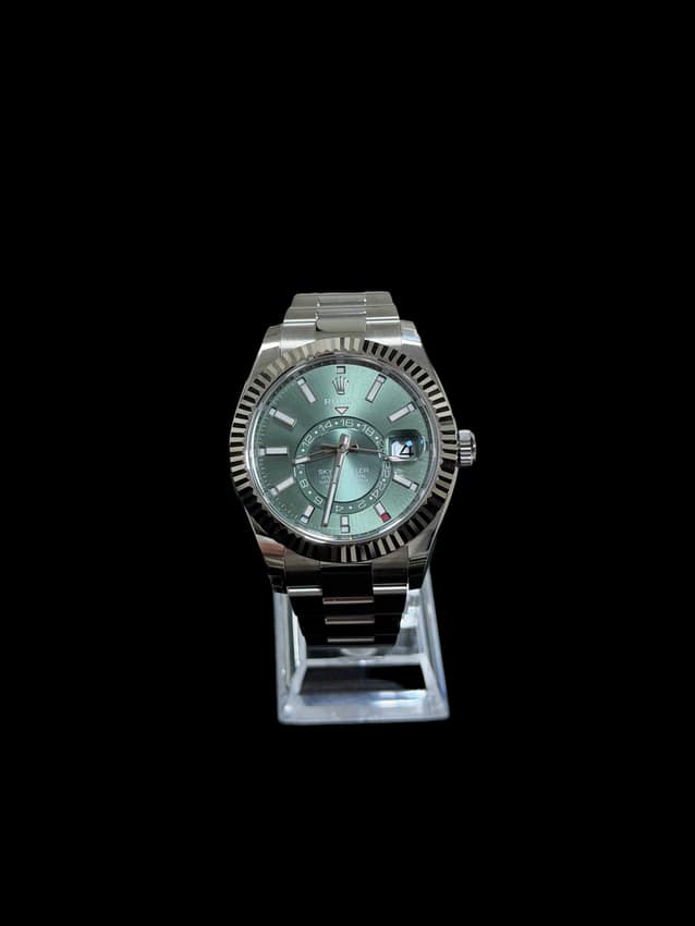 Rolex Sky-Dweller 336934, Black dial, 42mm Everose Rolesor